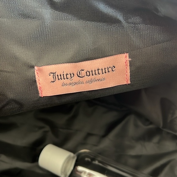 Super Cute Plushy Soft Cosmetics Bag from Juicy Couture 🎀 - Picture 5 of 8